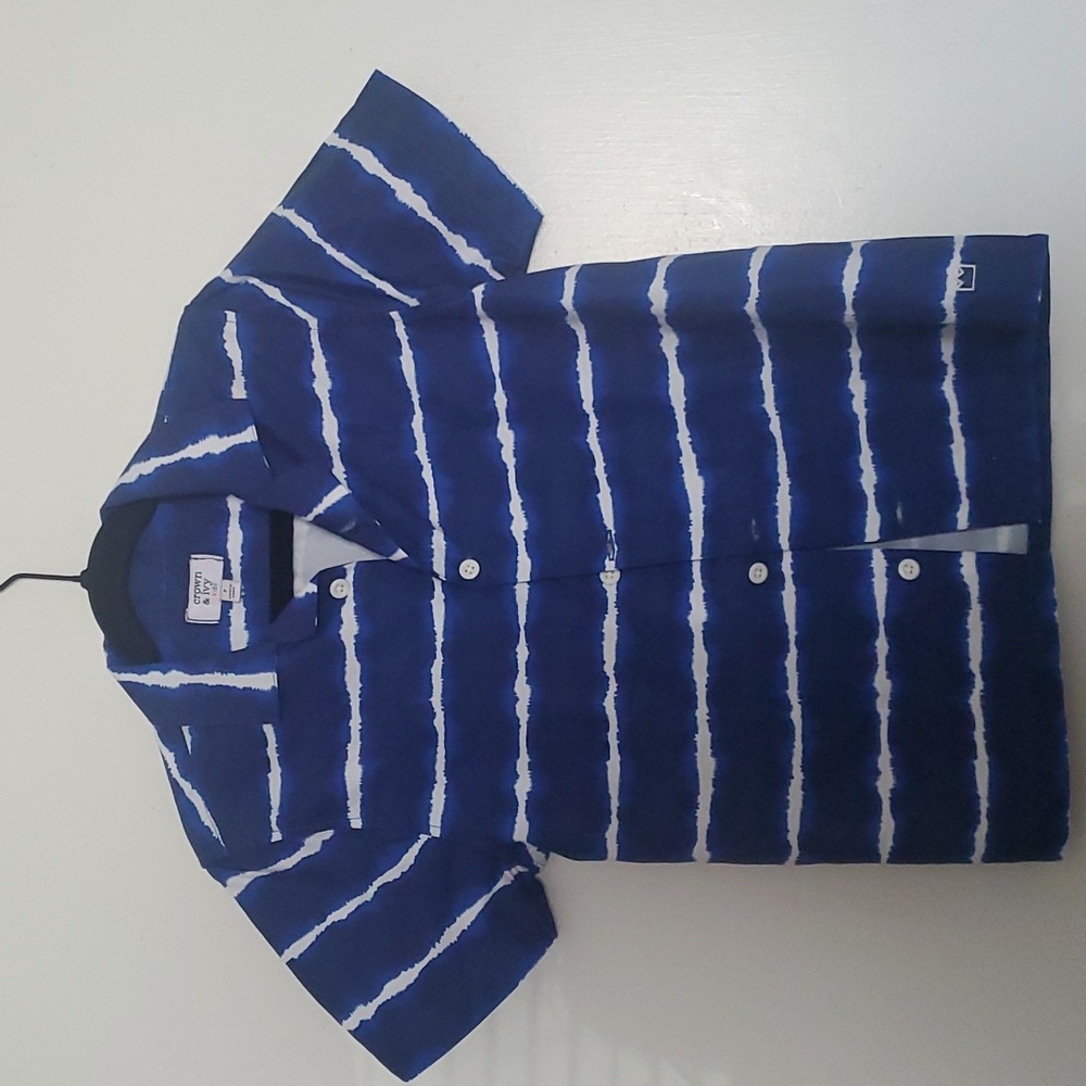 Crown & Ivy blue and white button up size 7